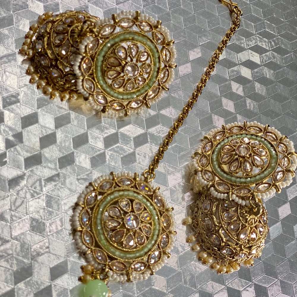 Meet your Posher, Polly